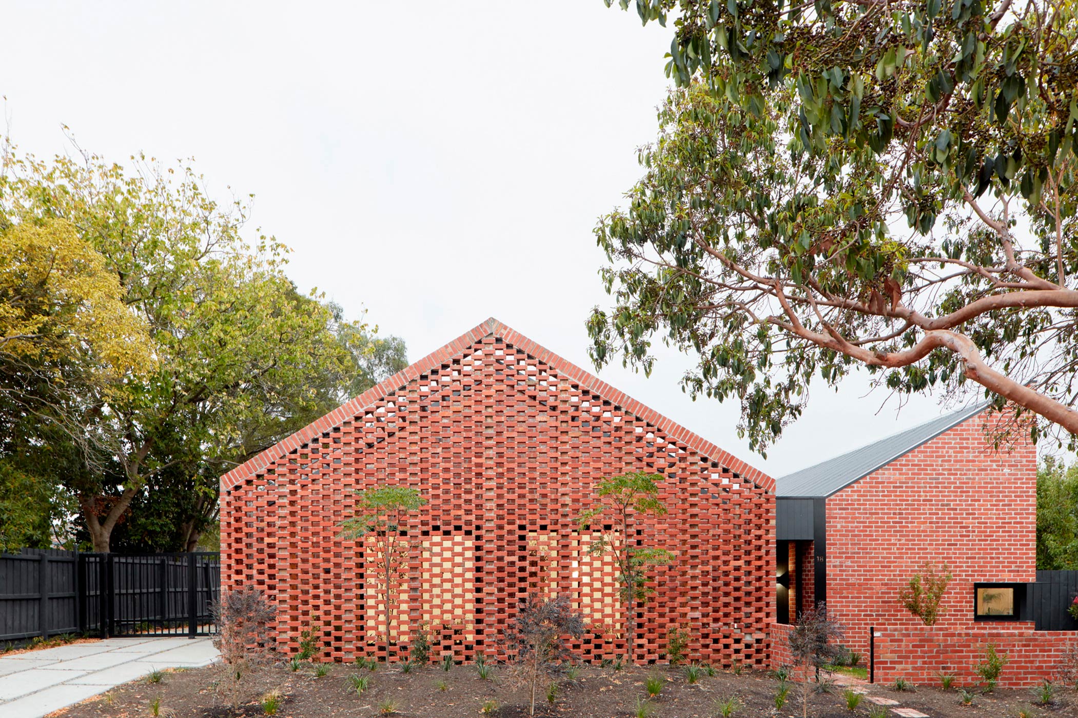 61440701c8ce495bbbe8ad3b_5fc483bee5bfcc149f669c9b_Bardolph-Gardens-by-Breathe-Architecture_1.jpg
