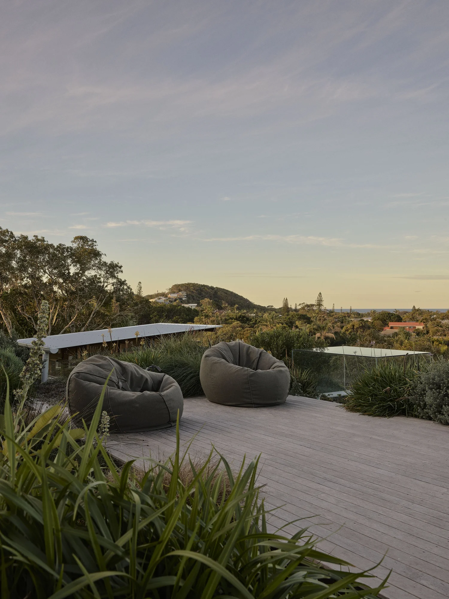 Louise_Walsh_Mackay_St_Byron_100725428579.webp