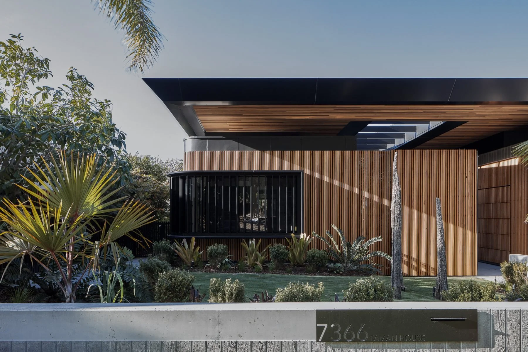 Sanctuary-Cove-Residence01-2-1800x1200.webp