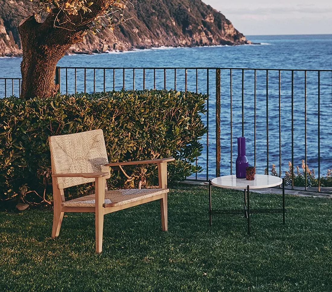 F-Chair Outdoor2.png