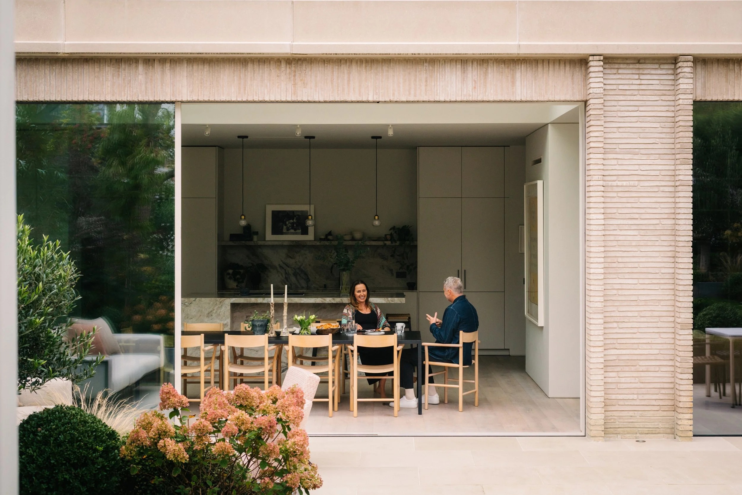 imgi_40_YARD_Architects_Suburban_House_01.jpg