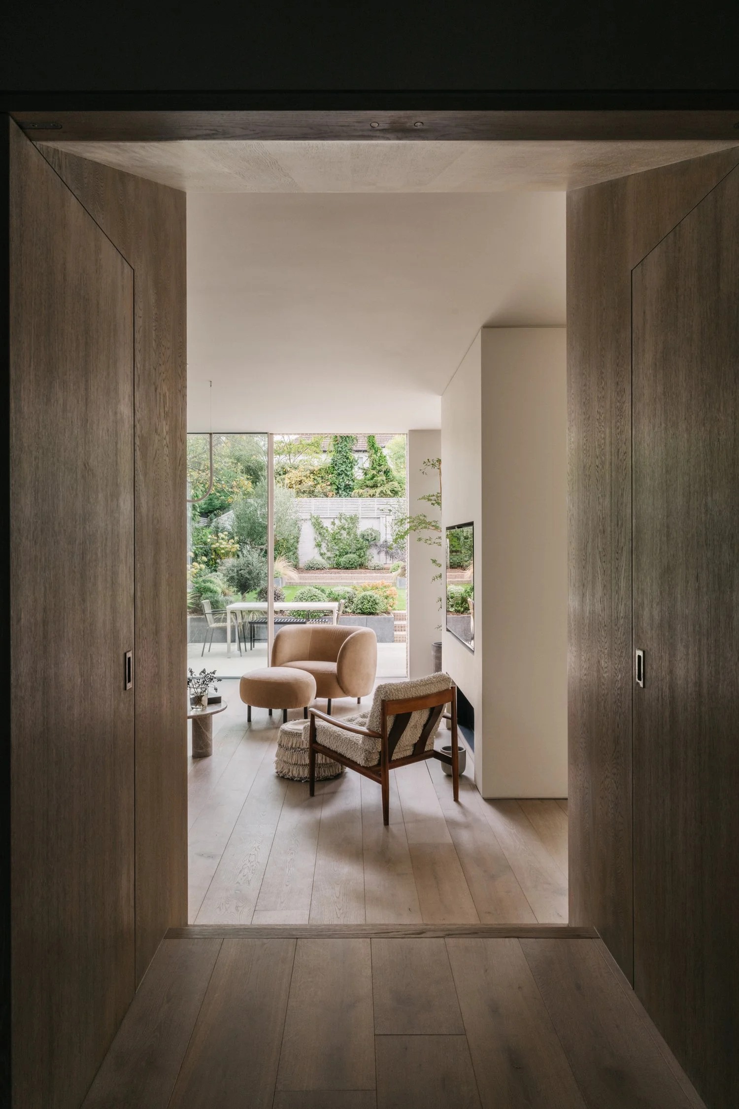 imgi_140_YARD_Architects_Suburban_House_14.jpg