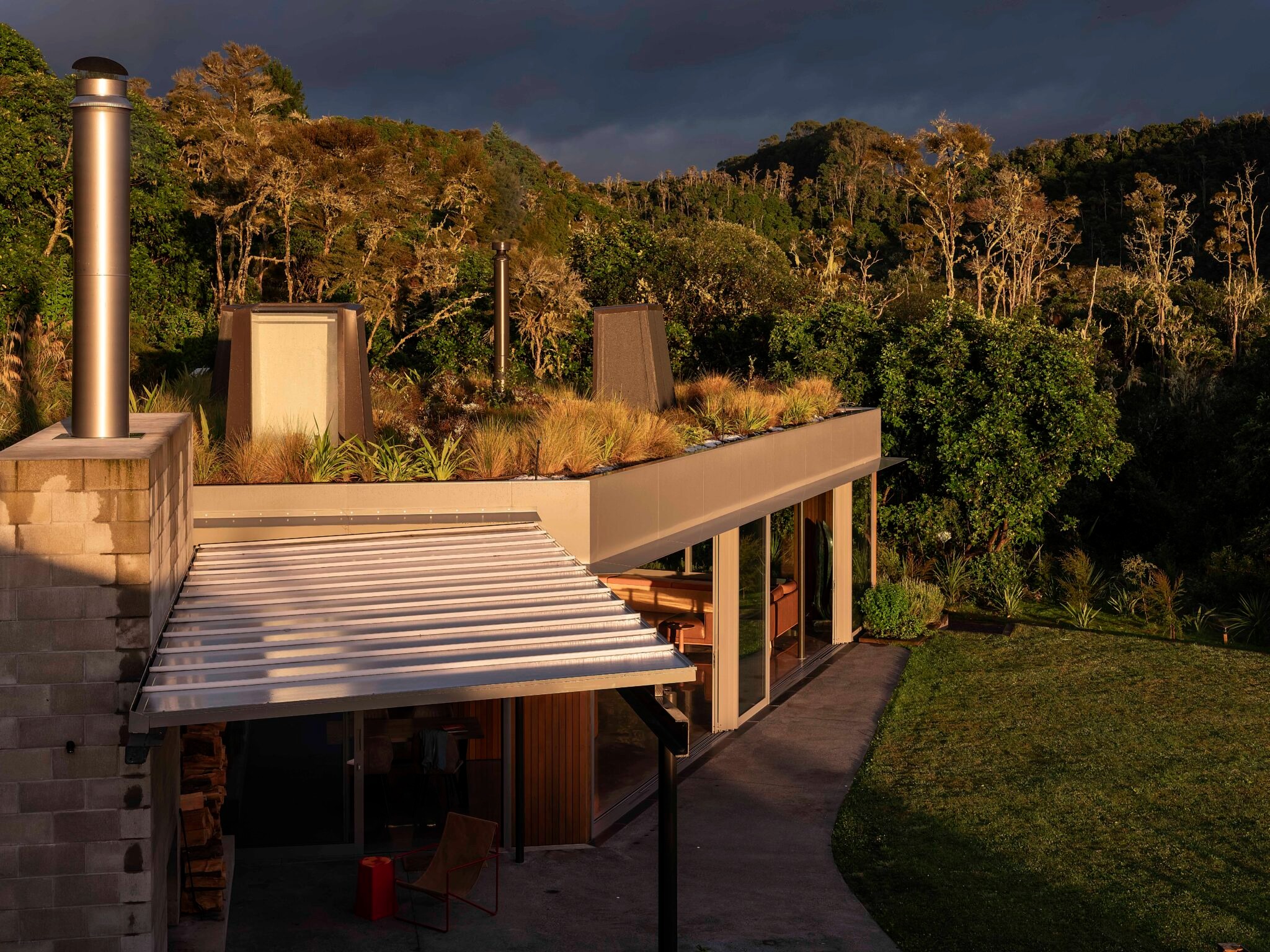 imgi_75_Whareroa_living-roof-to-bush_Sam-Hartnett_9-2048x1536.jpg