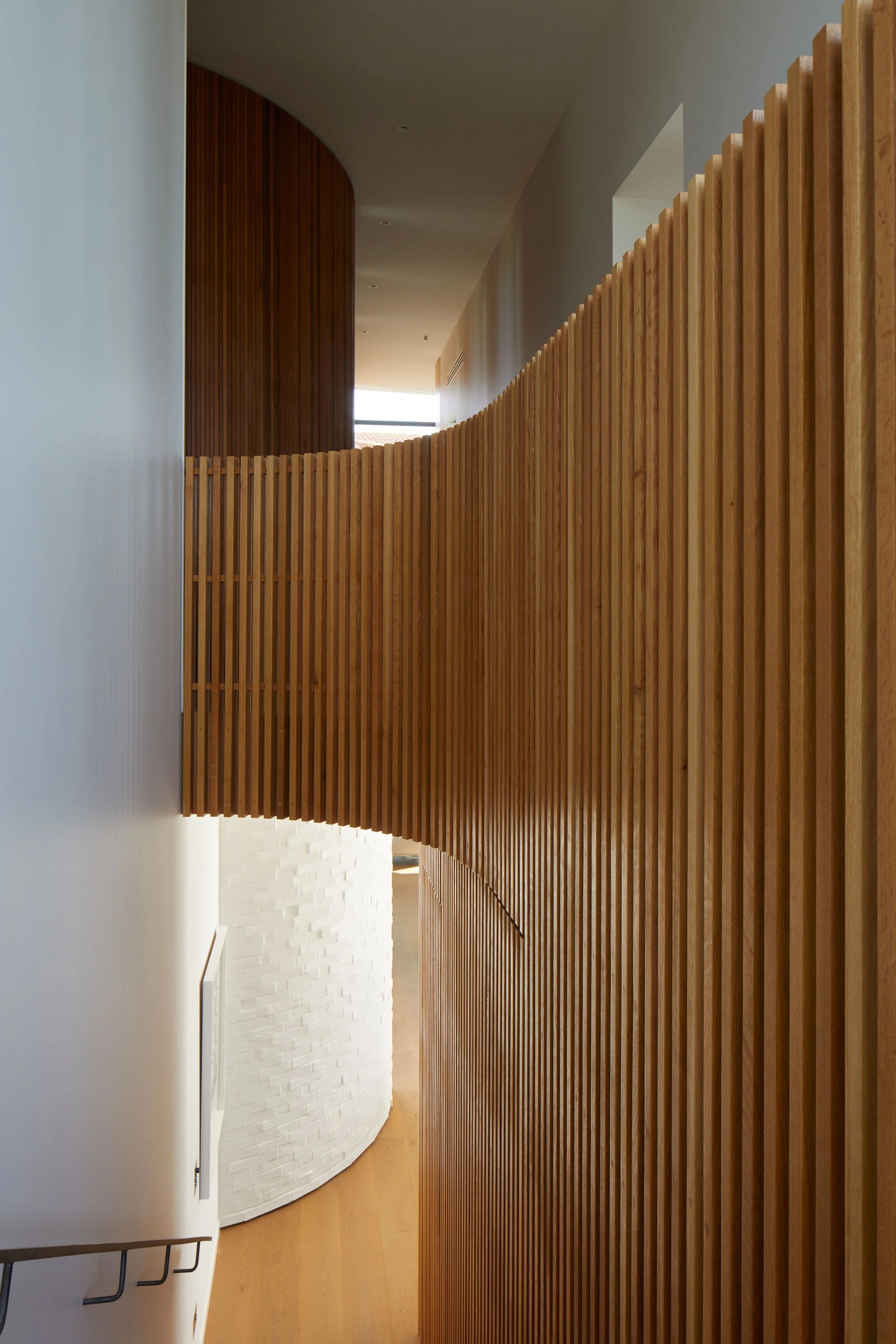 imgi_75_Sunrise+Lane+House_Curve+Detail_Sarah+Rowlands_8.jpeg