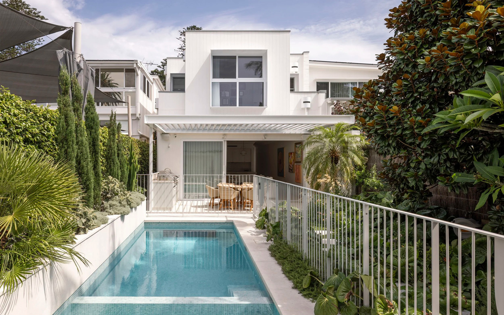 封面 Manly House.jpg