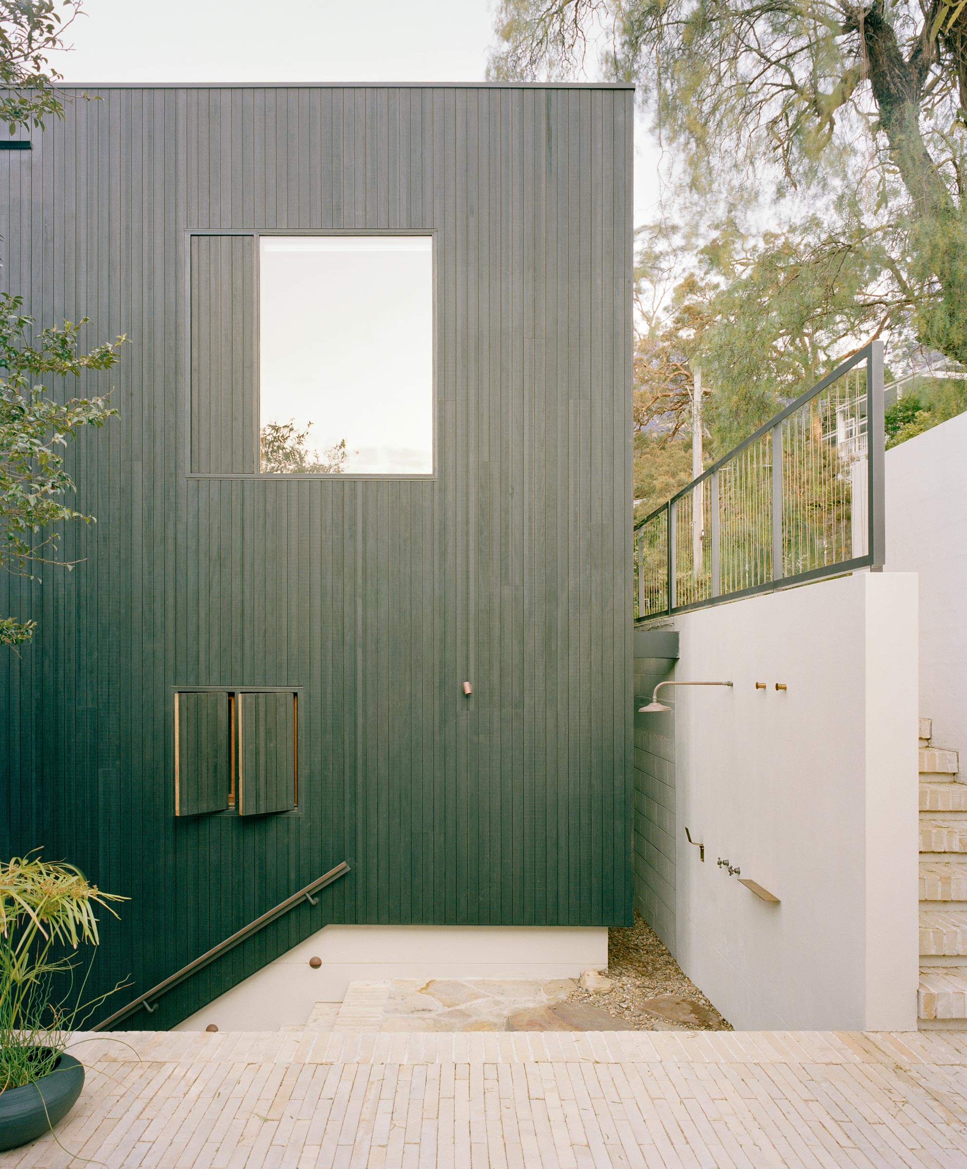 imgi_178_TRIAS-Cloaked-House-21.jpg