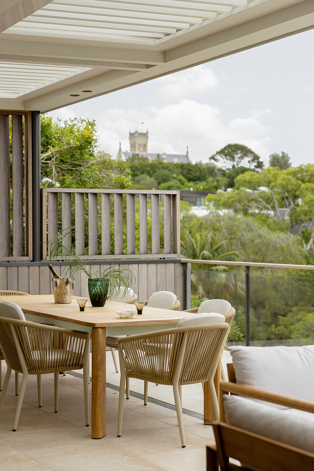 imgi_13_NH-House-Manly-–-Balcony-Seating.jpg