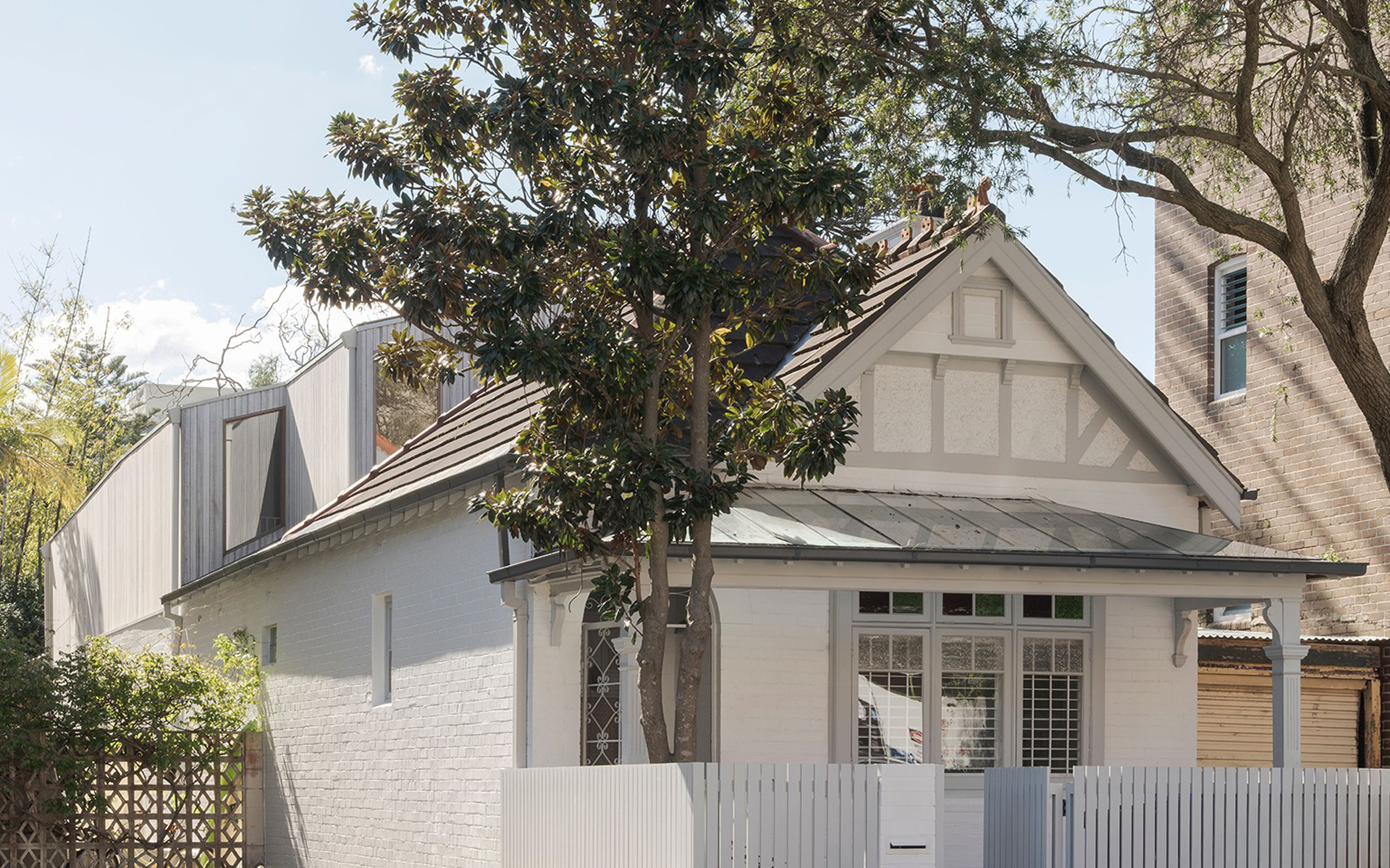 封面 Ghost Gum House Manly.jpg