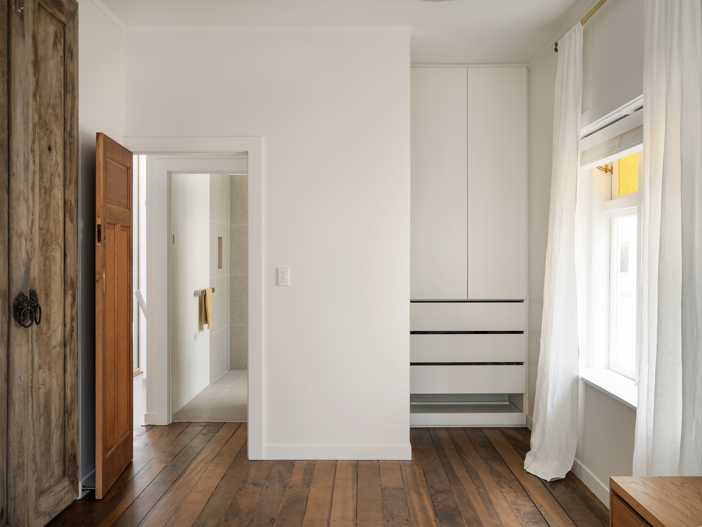 imgi_20_Adele-McNab-Architects_Treetops-House_7.jpeg