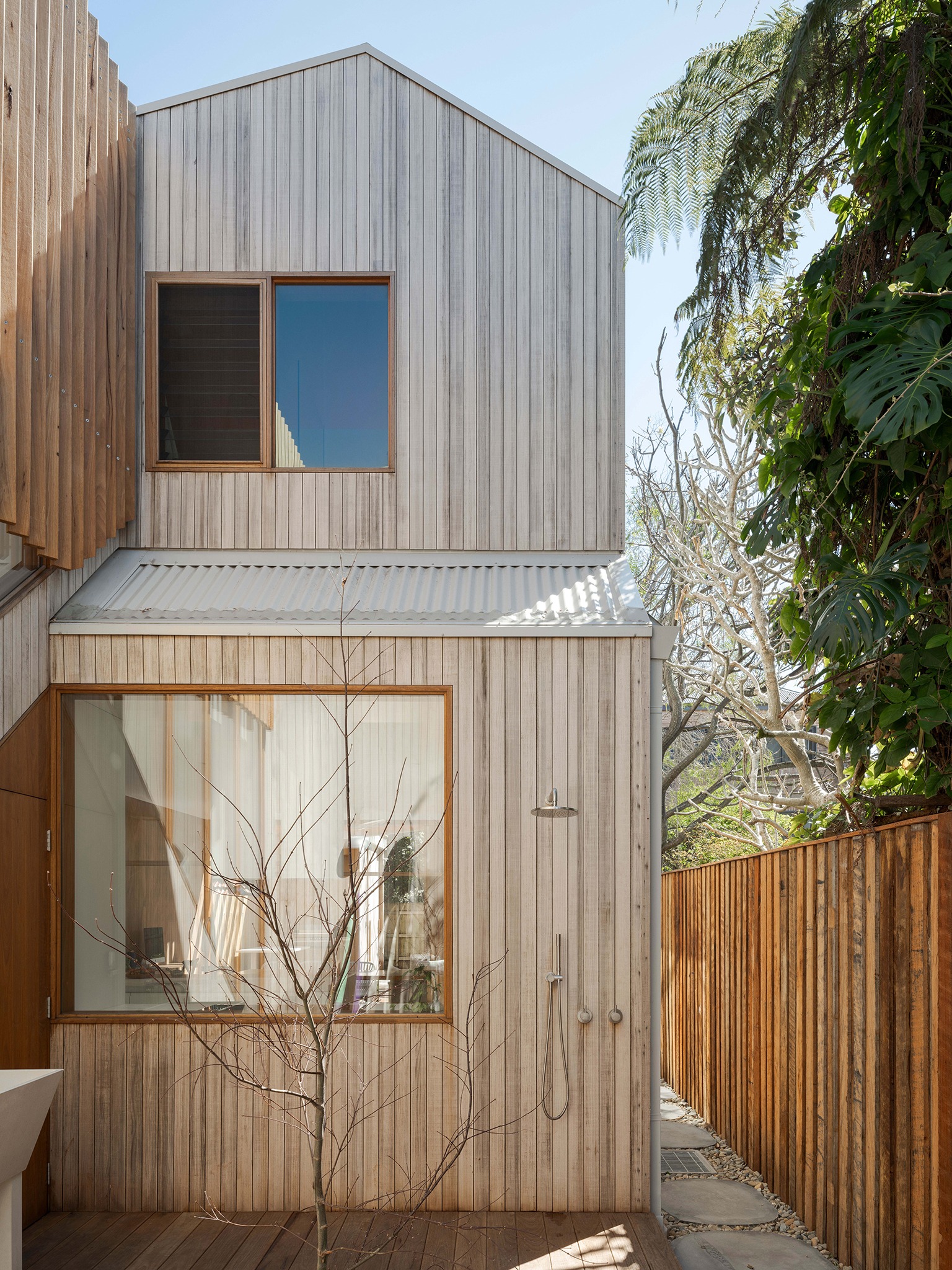 imgi_7_TFPhoto_Adriano-Pupilli_Ghost-Gum-House_0068_Mid-Res-RT.jpeg