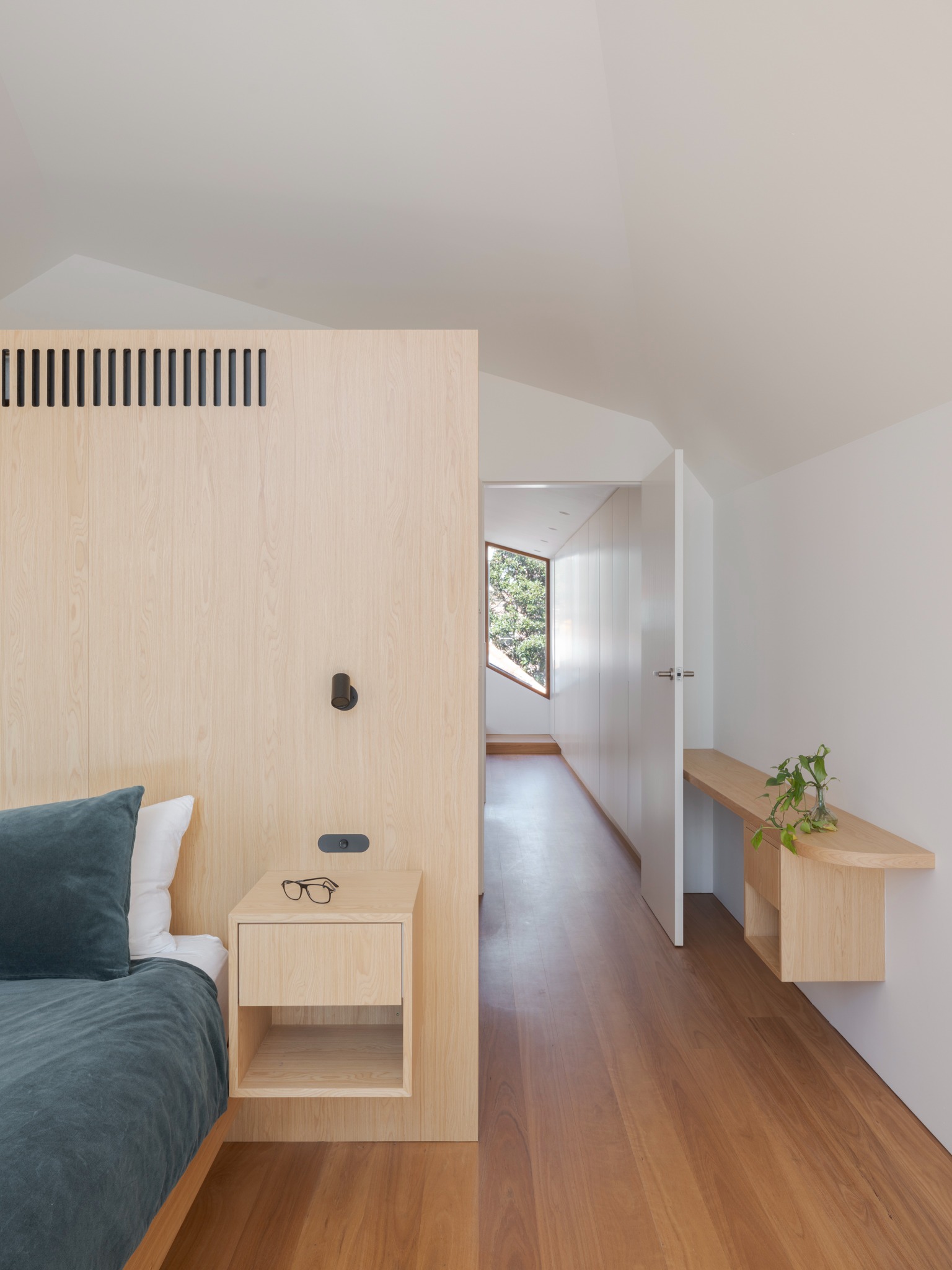 imgi_22_TFPhoto_Adriano-Pupilli_Ghost-Gum-House_0167_PS_Mid-Res.jpeg