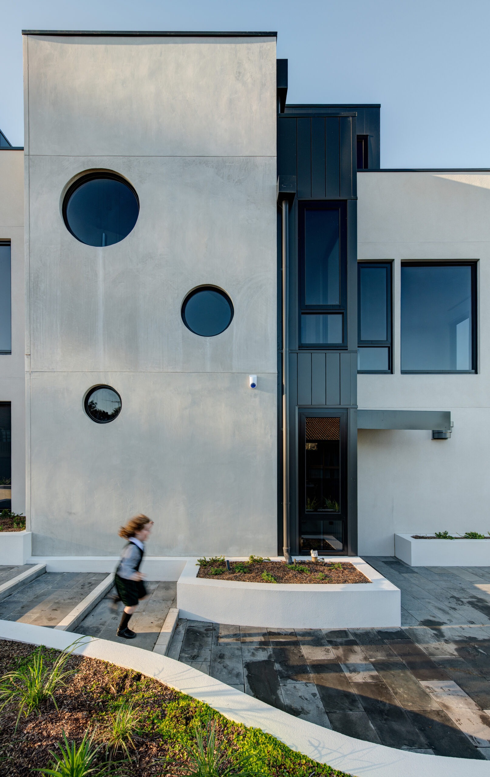 imgi_25_Image-3_Portrait_Mount-Eagle-Town-Homes-6-Jaime-Diaz-Berrio-scaled.jpeg