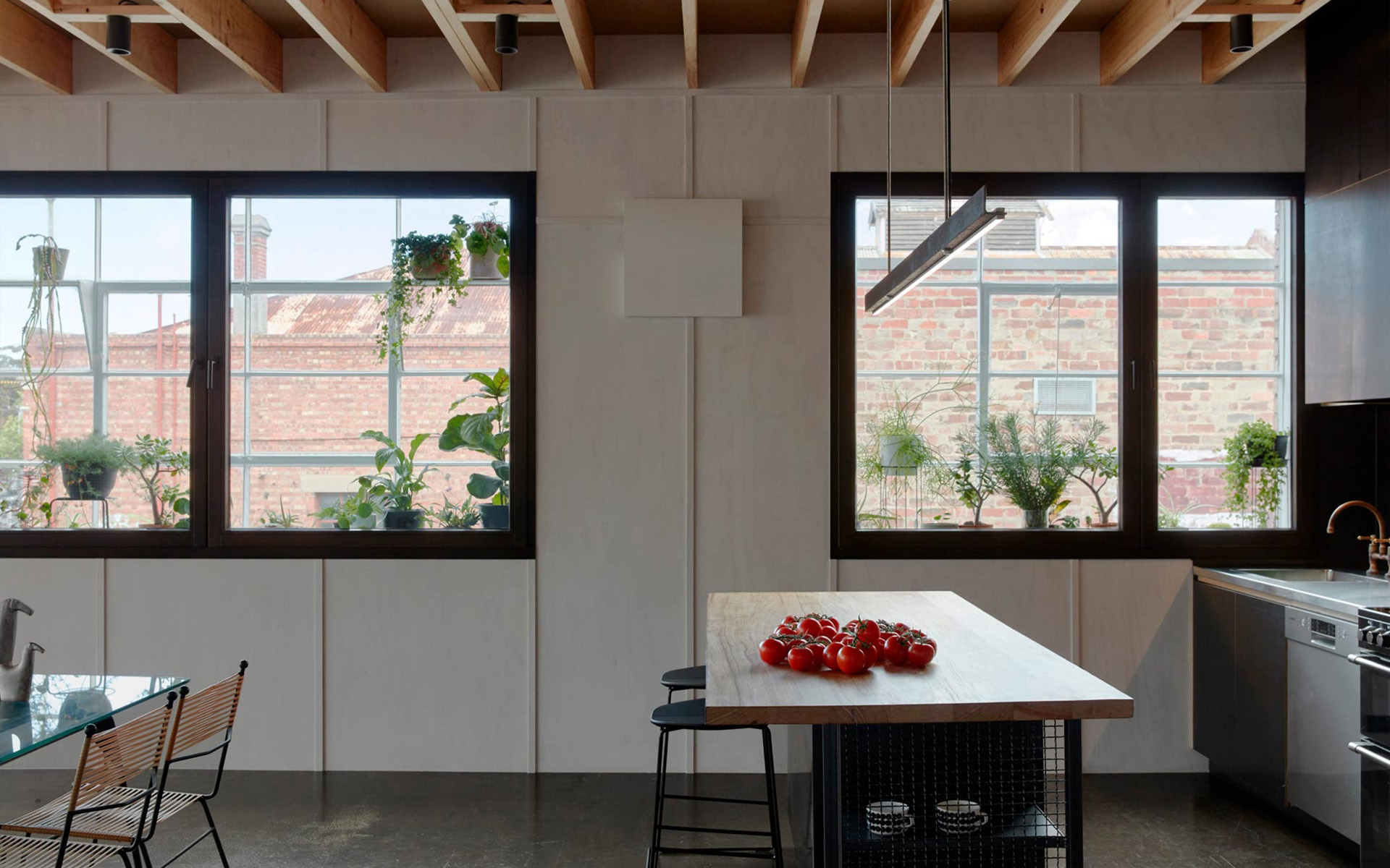 封面 Warehouse Greenhouse.jpg