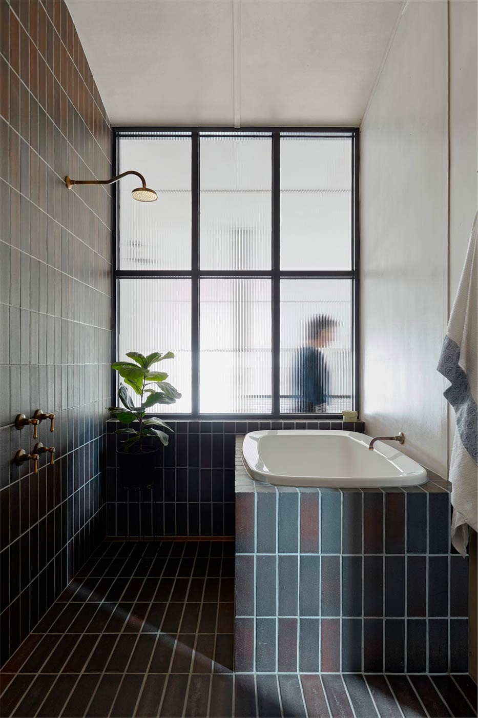 imgi_11_613b1b34882cdb27d4f679a1_5fc47dde4fbe35cdafe3a8ce_Warehouse-Greenhouse-by-Breathe-Architecture_9.jpeg