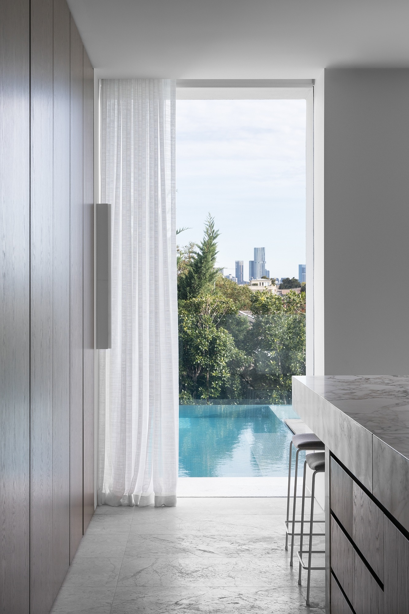 imgi_18_68da88a66d239187faa184d1_Lauren_Tarrant_Marble_House_Web_Res_18.jpg