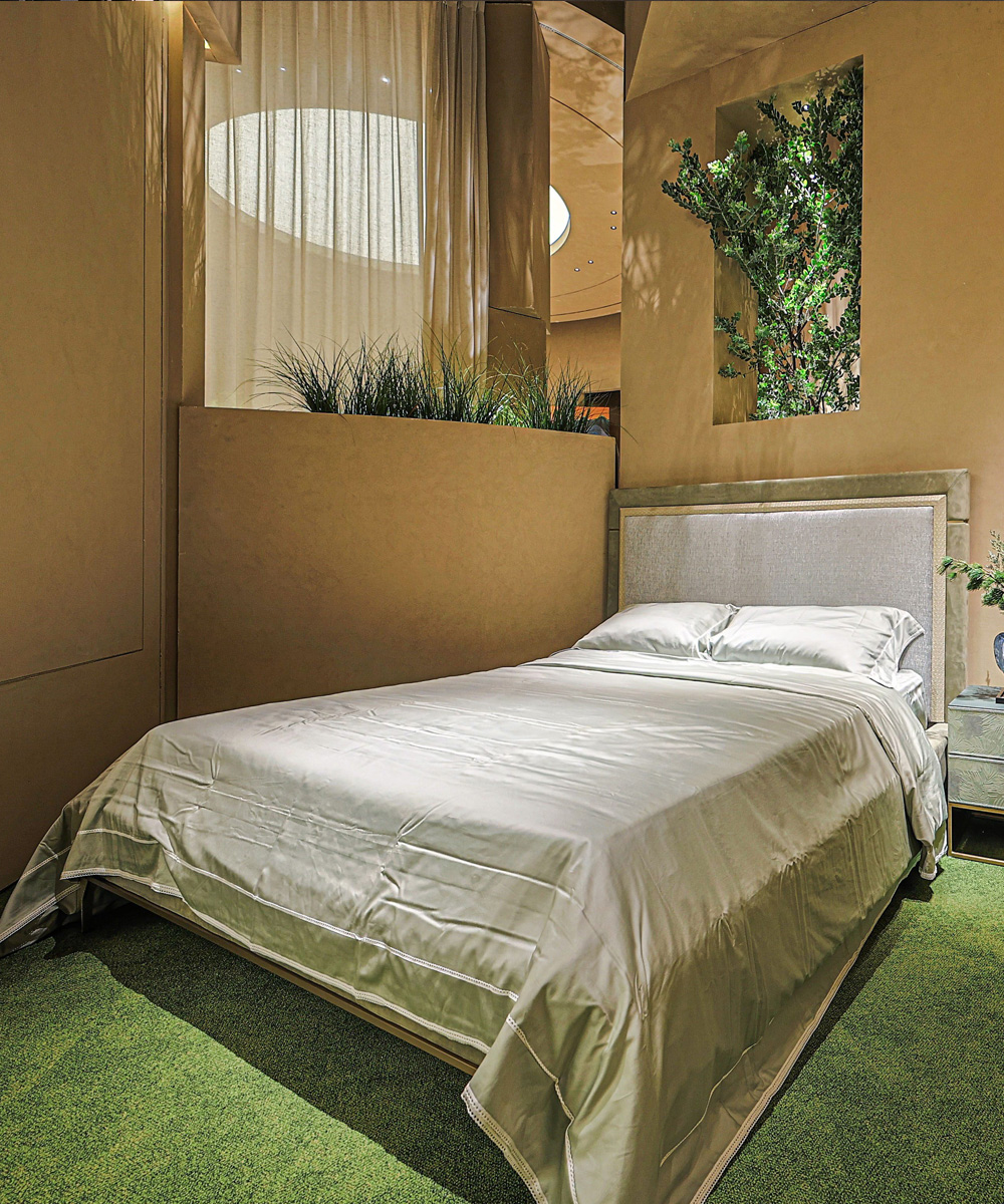 Mysterious opera bedroom space2-3.jpg