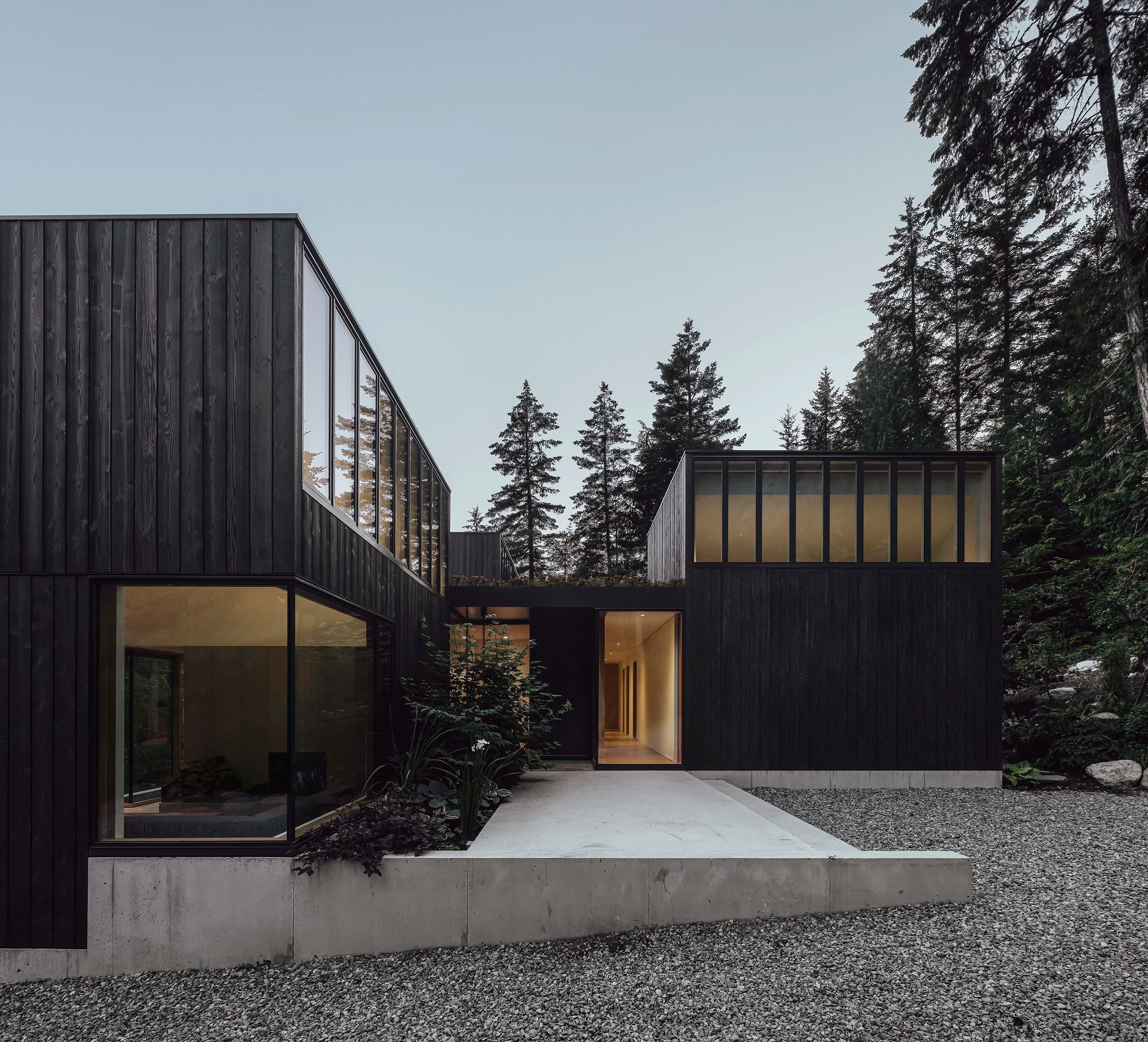 imgi_36_CAMERA+HOUSE_COVER.jpg