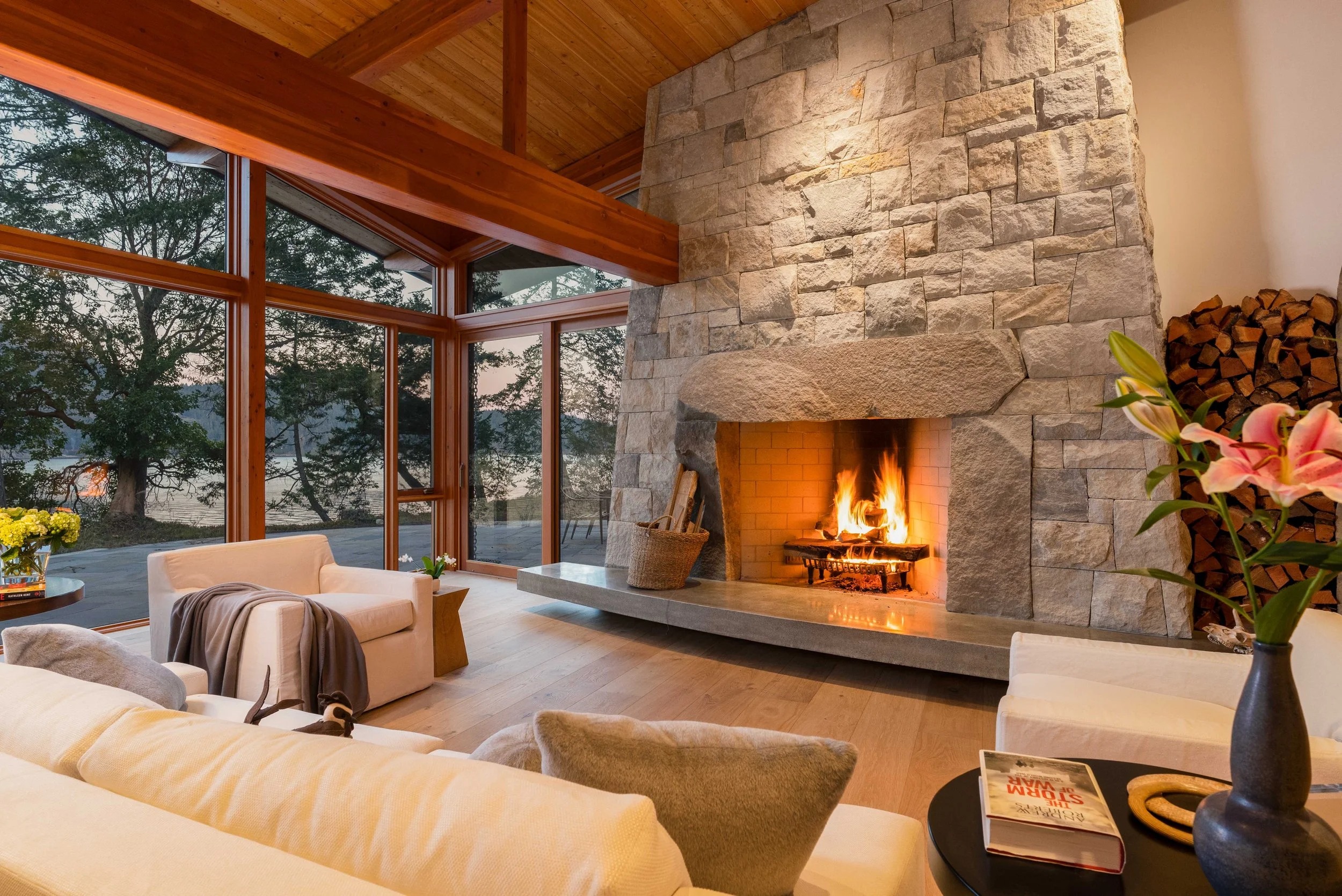 imgi_94_7.+Living+room+Fireplace.jpeg