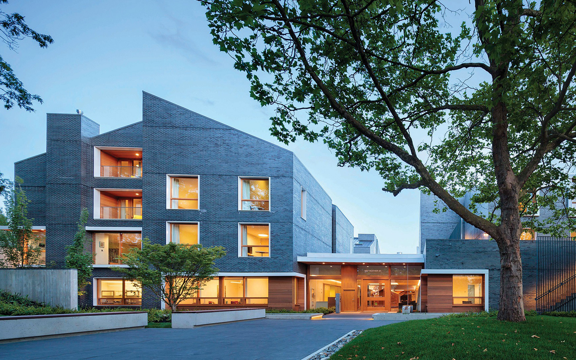 封面 Ronald McDonald House Heather.jpg