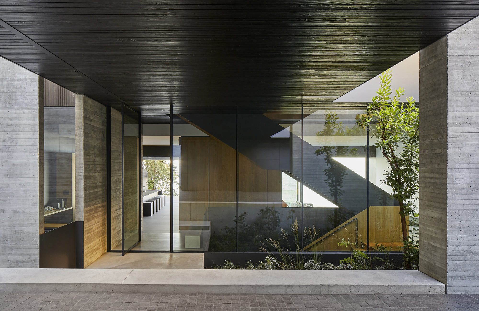 MBMH_West-Vancouver-House_Hufton-Crow_053-cropped.jpg