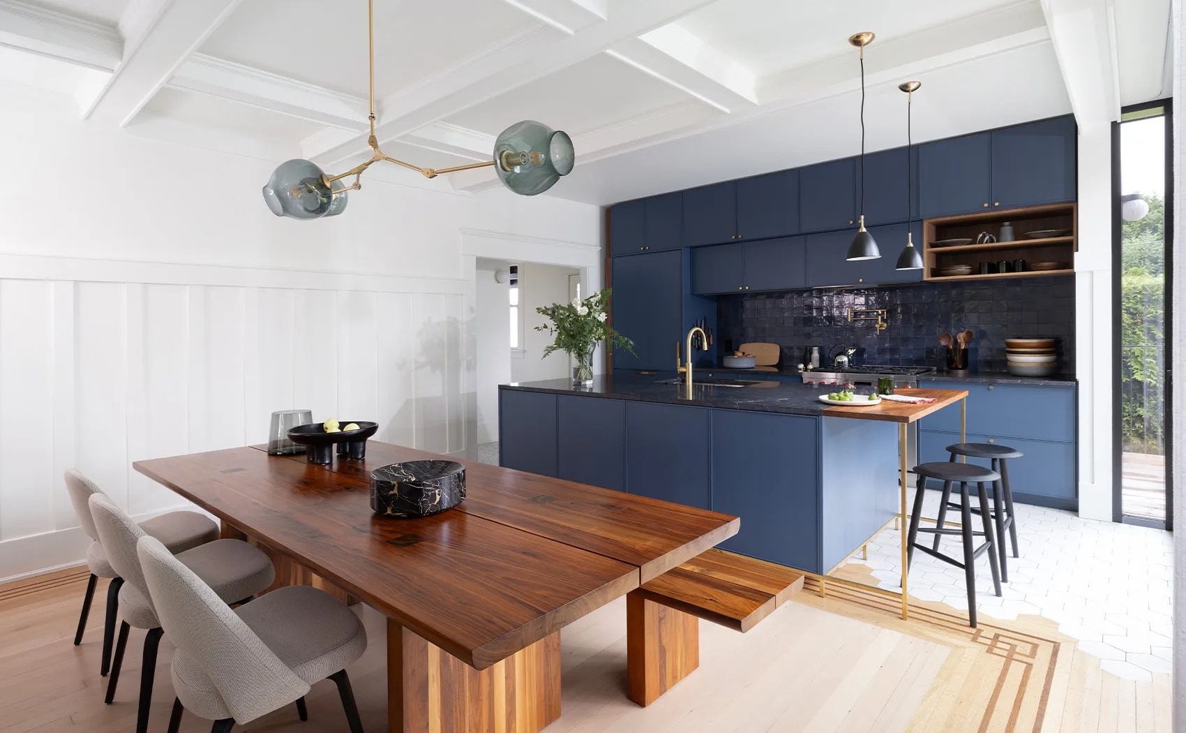 imgi_23_1925-AlmaHouse-Web-Kitchen-Landscape-EmaPeter.jpg