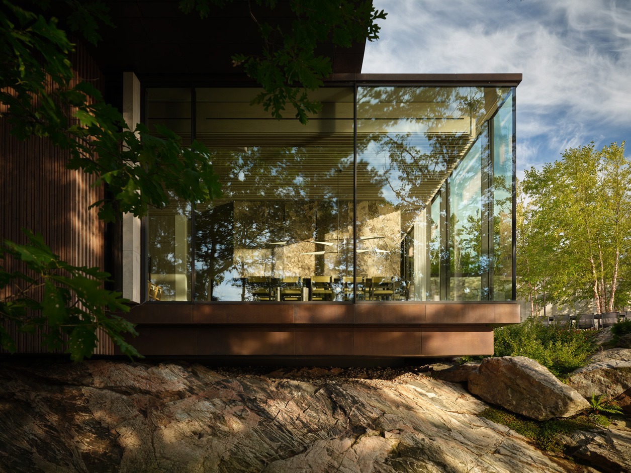 imgi_17_698b8d5513a0434a65b5f6a9_1725-riverdale-photo-exterior-custom-residential-019.jpg