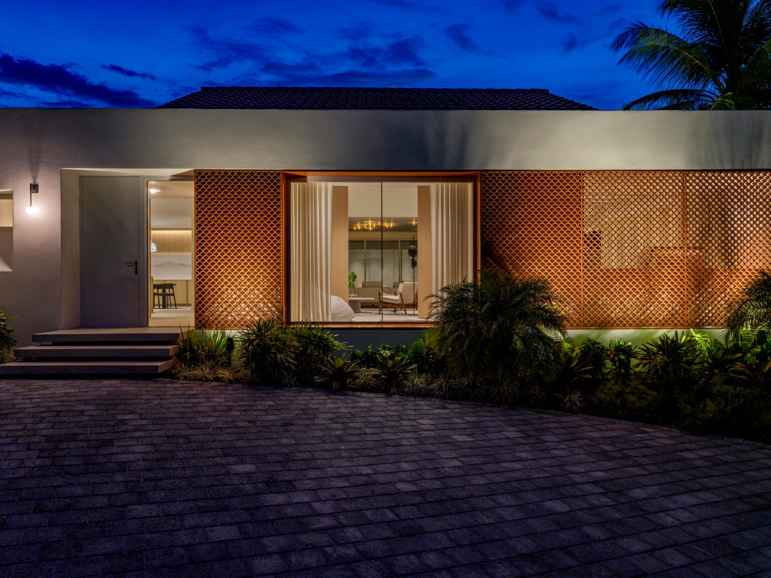 imgi_4_YEP-001_IMG_L1_East-Elevation_Detail_01_by-Michael-Stavaridis-1536x1152.jpg