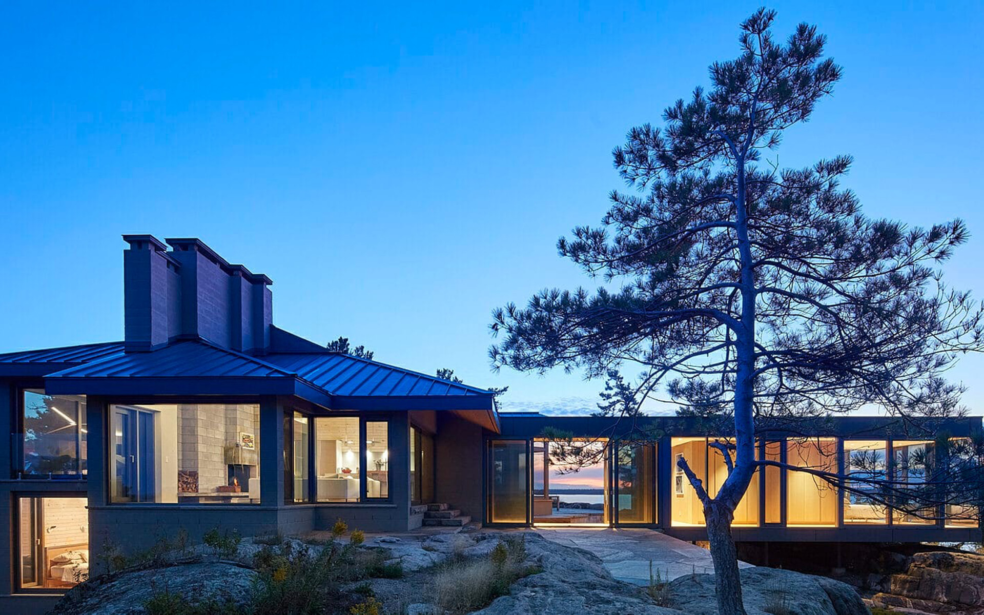封面 Double Island Cottage.jpg