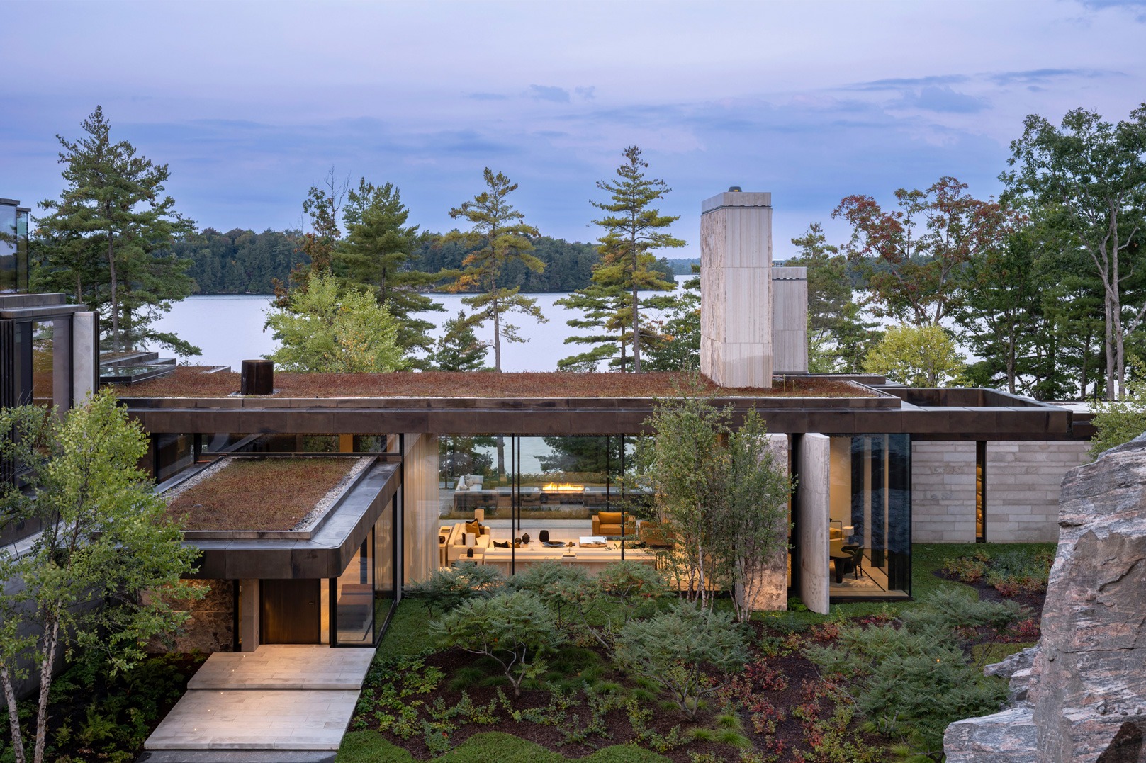 imgi_12_696fe998354f6b9aa00f0e4b_0065b0508a628f3415bb452a553bf559_1725-riverdale-photo-exterior-custom-residential-014.jpg