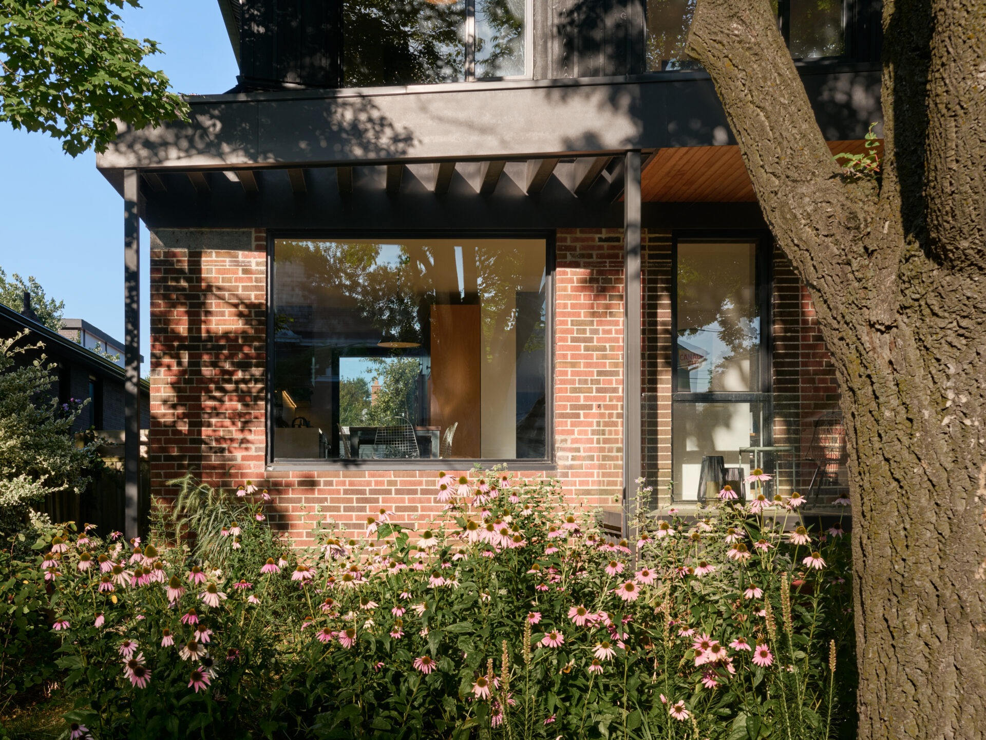 imgi_6_451-Dang-Architect-232-Gamma-St.jpg