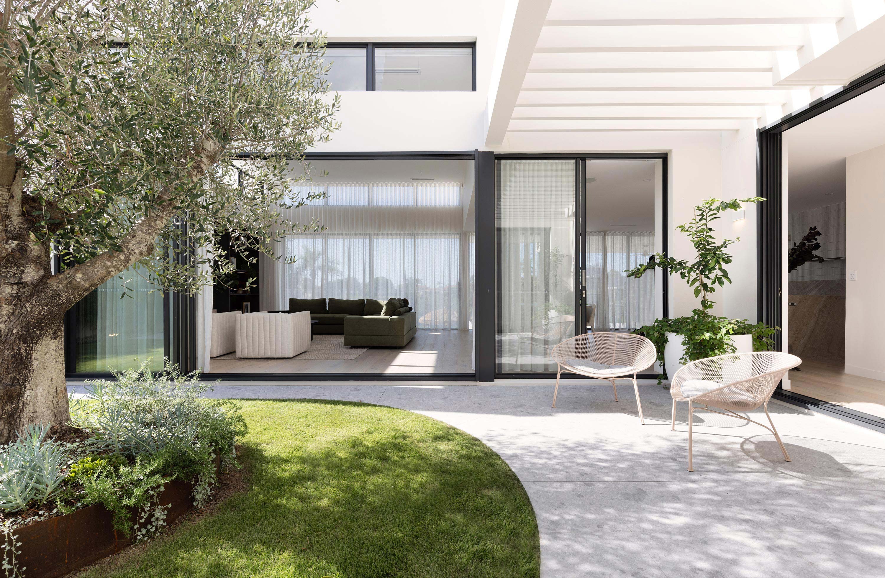 imgi_30_bda-architecture-el-nido-house-mermaid-waters-qld-20.jpg