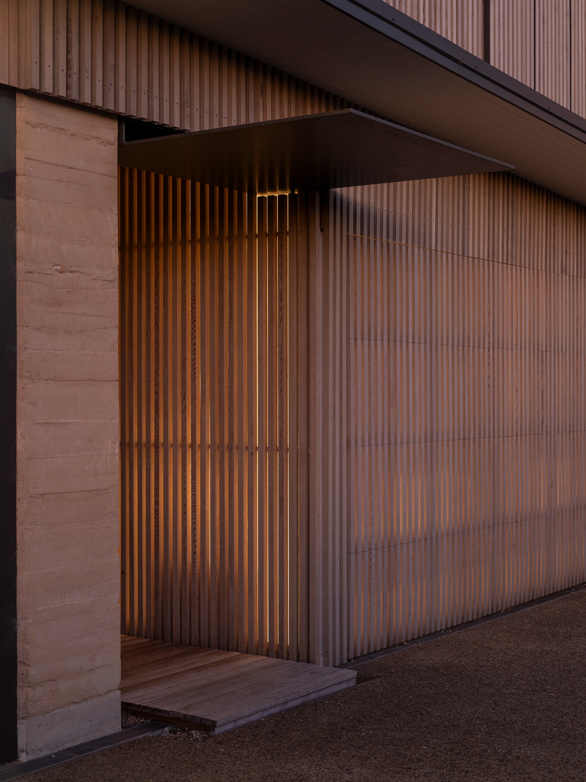 imgi_29_Adele-McNab-Architects_Earth-House-1.jpg