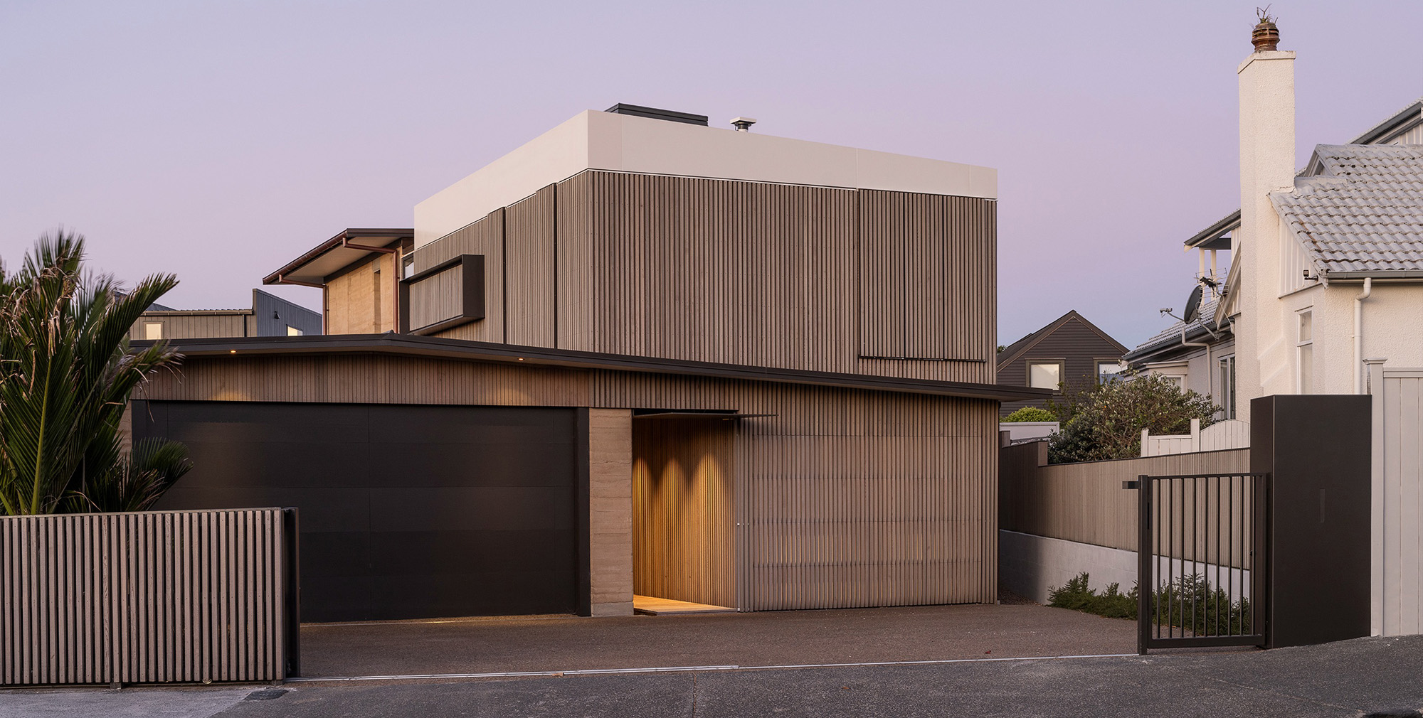 banner Earth House.jpg